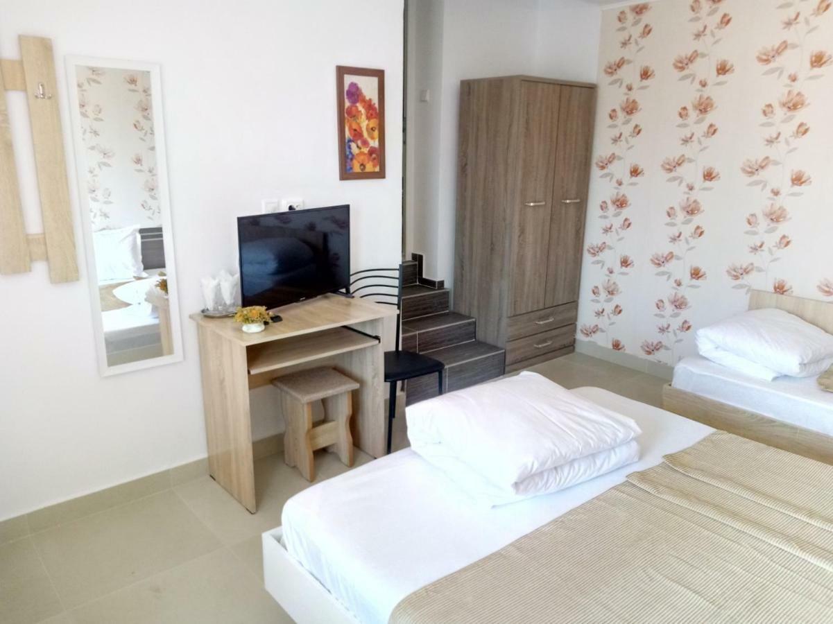 Camere De Inchiriat Carpati Hunedoara Esterno foto