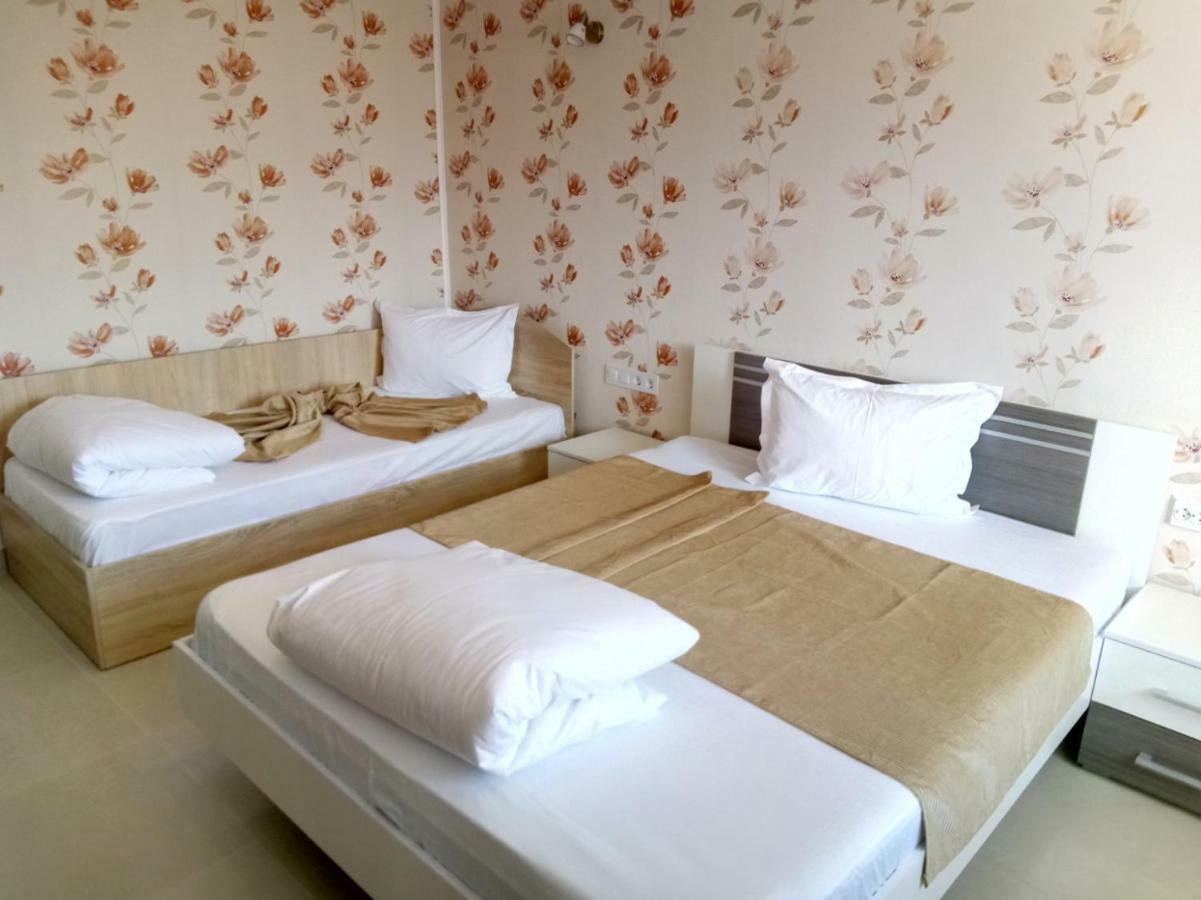 Camere De Inchiriat Carpati Hunedoara Esterno foto