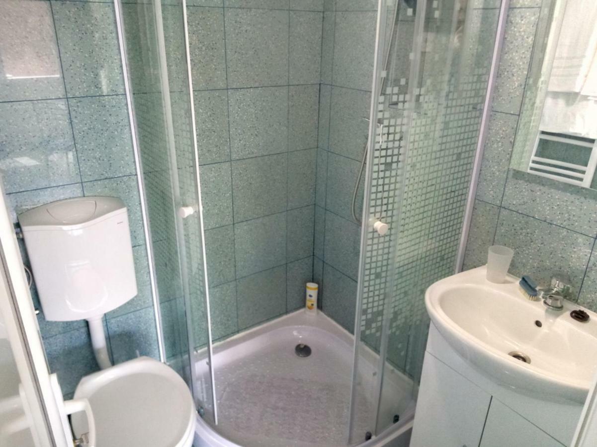 Camere De Inchiriat Carpati Hunedoara Esterno foto